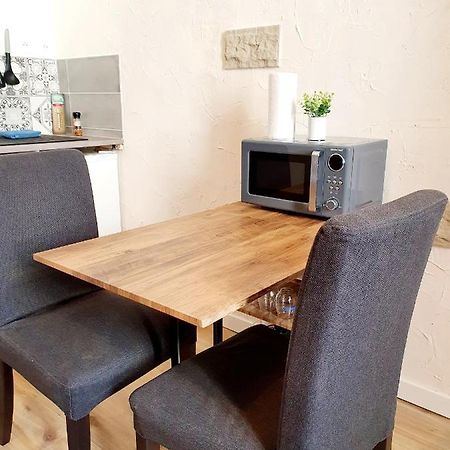 Studio Renove De 20 M2 Pour Deux Personnes Blaye-Les-Mines Exterior foto